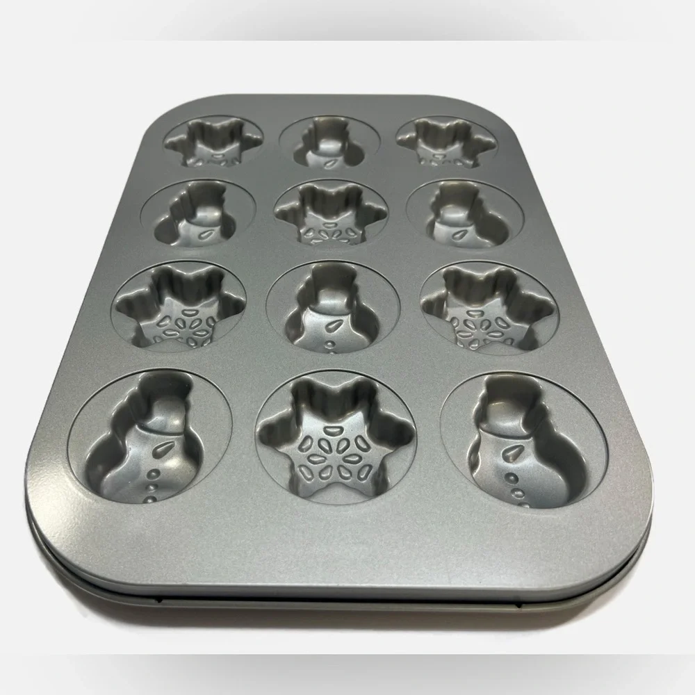 Pampered Chef Red Winter Snowman Snowflake Mini Cake Pan size 12 Portion Mold